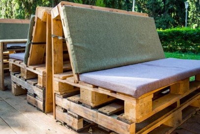 Canapé palette : comment construire un canapé avec des palettes ?