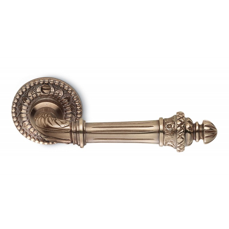 Poignée de porte en laiton naturel Empire sur rosette avec décorations fabriquée en Italie par Antologhia