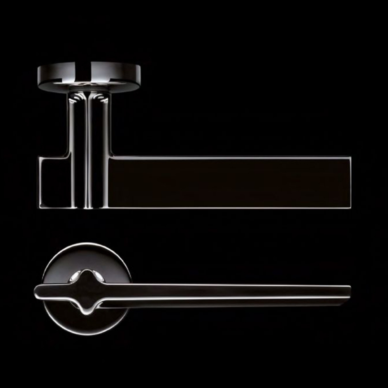 Poignée de porte Aqualung sur rosette de l'archistar Marco Piva pour Mandelli1953