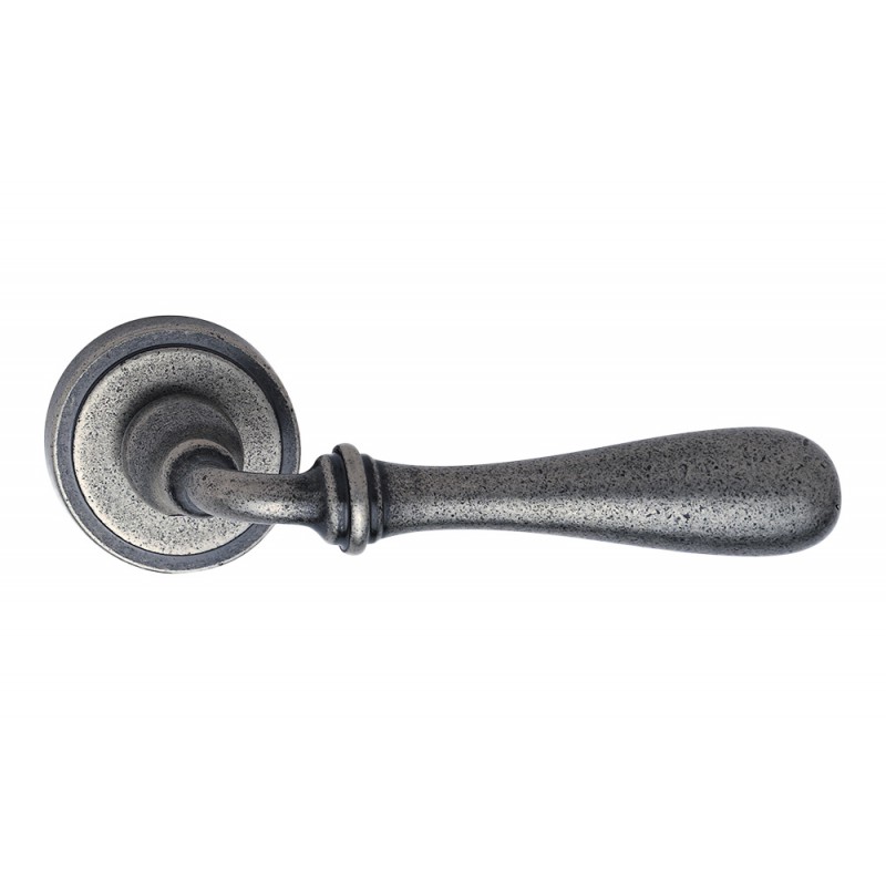 Poignée de porte d'architecture H1044 Oberon de l'architecte Vincent Van Duysen pour Valli & Valli