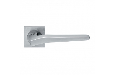Pris Conception Manital Satin Chrome Paire de poignées sur Rosetta