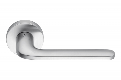 Poignée de porte Roboquattro Chrome Satin sur Rosette Élégante de Colombo Design