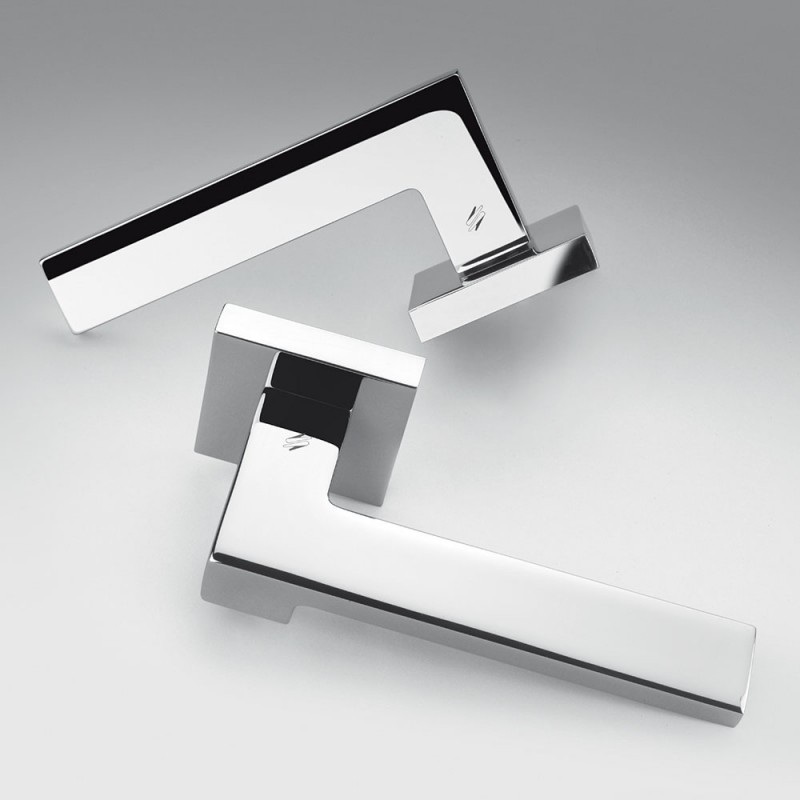 Poignée de porte Ellesse en chrome poli sur rosette Studio Bartoli pour Colombo Design